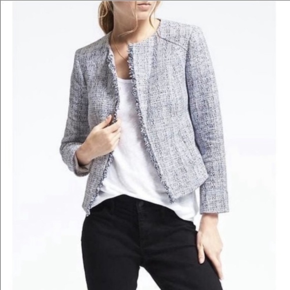 Banana Republic Navy & White Italian Boucle Fringe Tweed Blazer Size 6 EUC